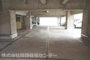 パリ・シャトー本町の物件外観写真